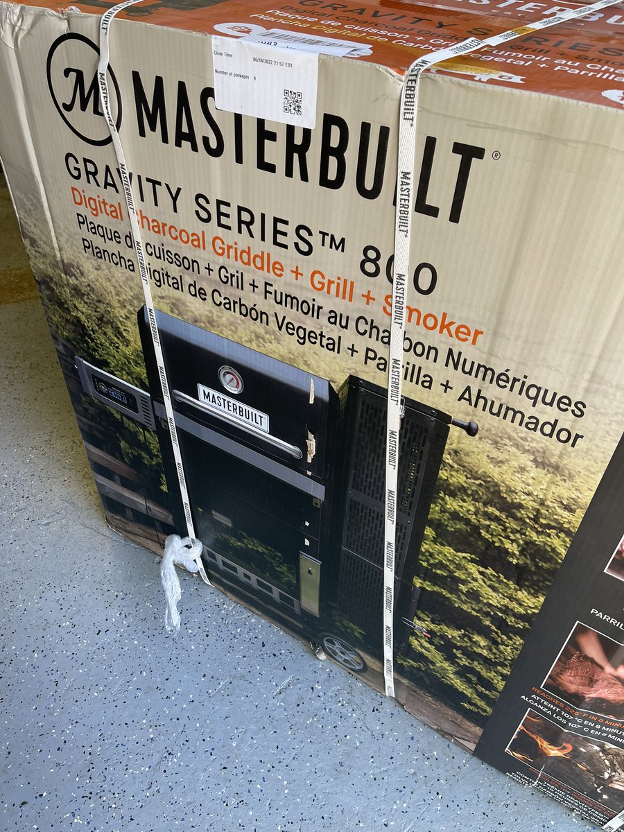 RyanSanders's tweet photo. New hobby. The #DadFlex #masterbuilt #grill #smoke #sear #griddle #bbq #bake #crisp #roast #braise #masterbuilt800 #gravityseries https://t.co/KWsCdCn7Br