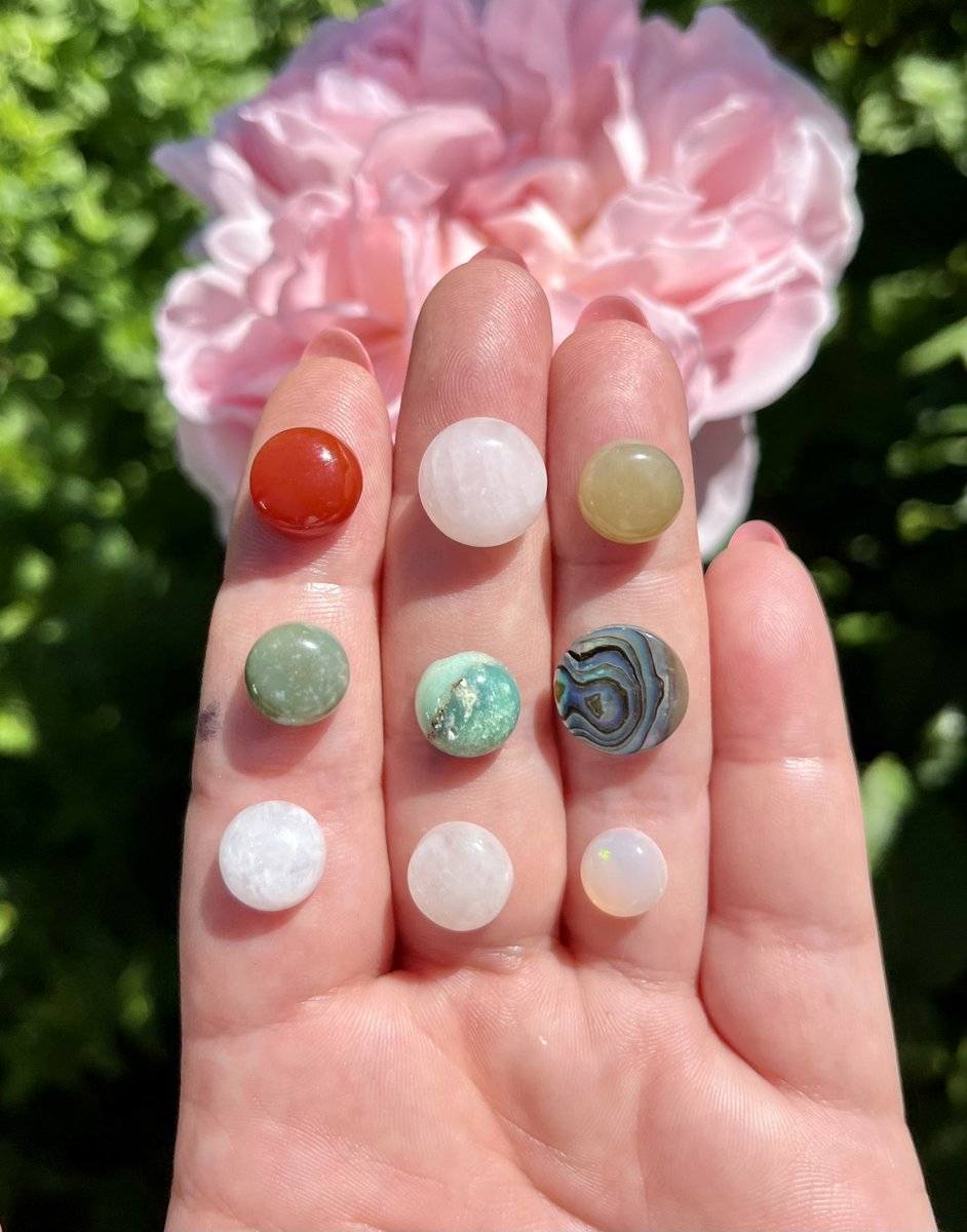 🌞 giveaway 🌞

thank you for all the love on this update!

one winner will receive a custom sunburst pendant with their choice of stone ✨

• RT &amp; follow me to enter
• tag some friends if you’d like!
• ends 6/29

good luck! 💕