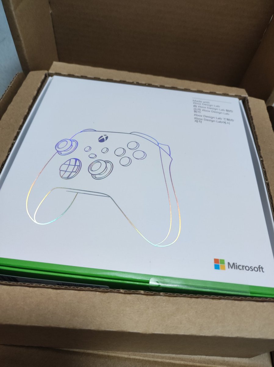 jojotarou's tweet photo. やっと来た！#Xbox　#xboxdesignlab https://t.co/a7uUn1MV47