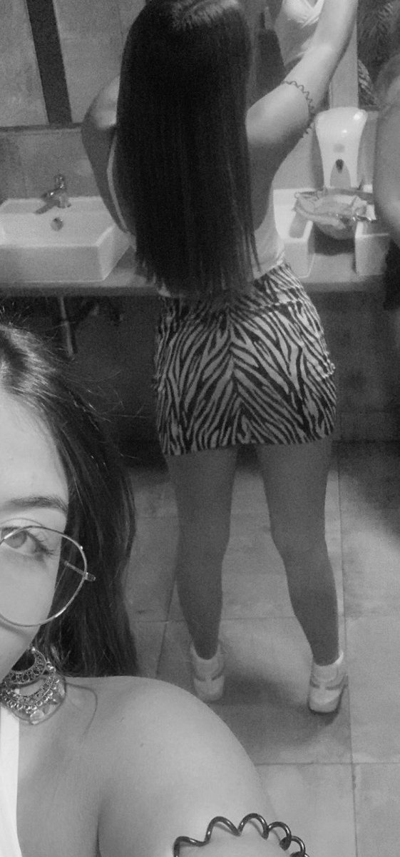 catarinasduraes's tweet photo. bom rabo🤙🏼 https://t.co/QFJptD1BeQ