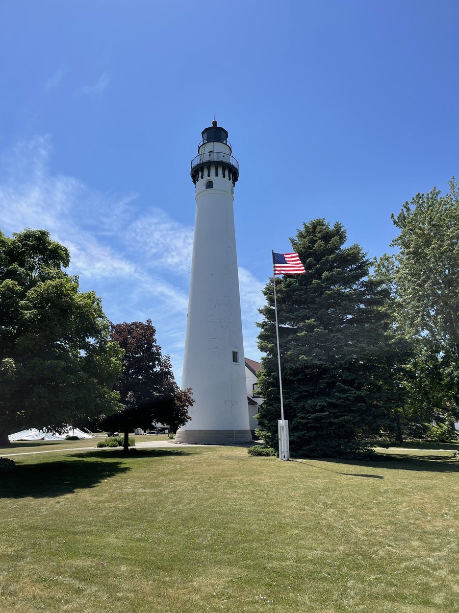lisastromgolf's tweet photo. 🚗 Fun time meandering my way up to Kohler, WI today. 

📍Pitstops near Racine to see some Frank LLoyd Wright structures @SCJohnson and a view of 
Lake *ichigan at The Wind Point Lighthouse. ⛴

#slowdown #pointAtoB #norush https://t.co/92AYRMH4hG