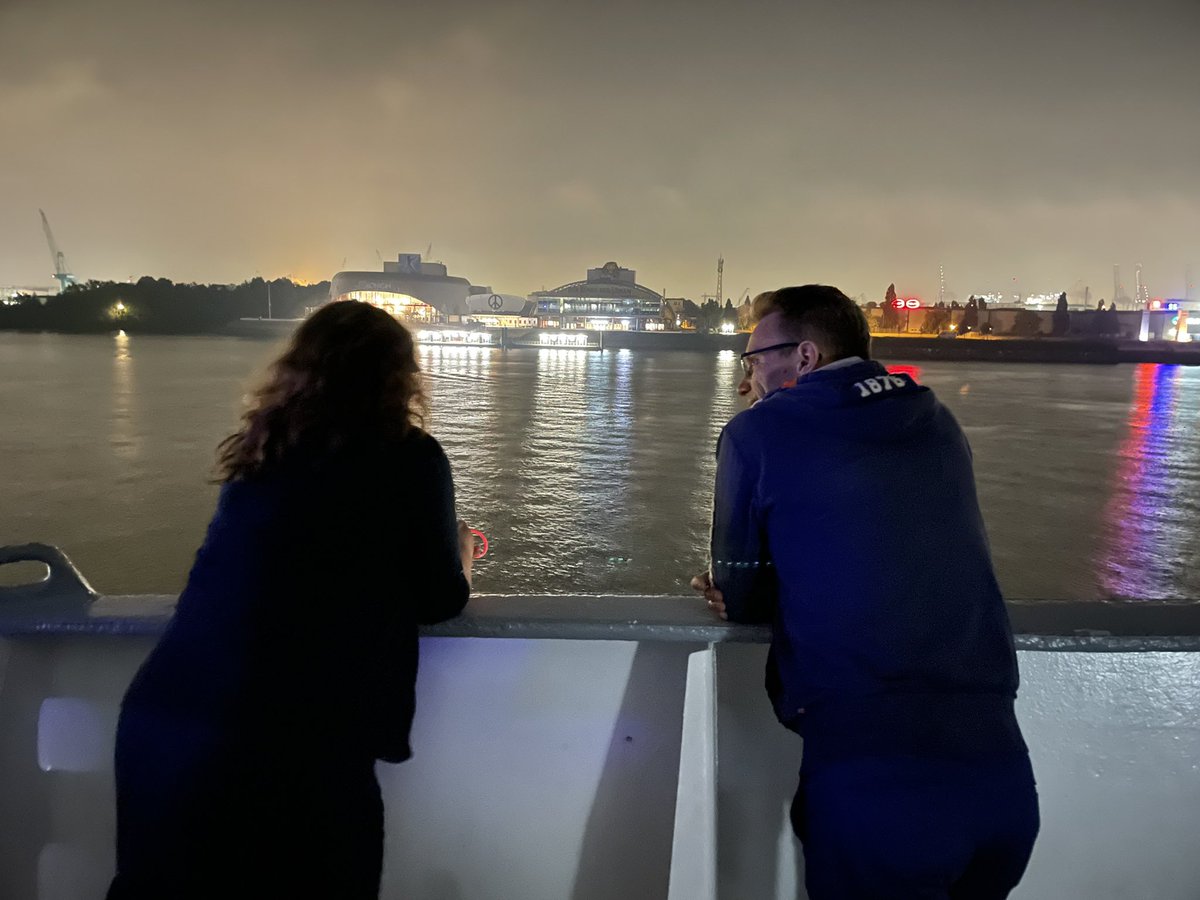 _Ste_fan_'s tweet photo. Business Development meets UU. #Polarlichterfest https://t.co/A4uDeHawEv
