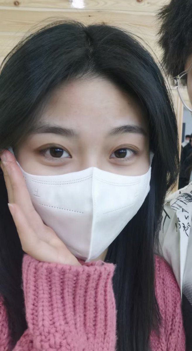 【小郑系列】久违的小郑白袜，。小郑36码小脚总会带来让人意想不到的款式，或许这就是青春女孩的要取悦男友的细致。但是她不知道的是自己的白袜，却不知道套在不知道哪位兄弟的下体了…看痕迹自行选购，联系方式在主页。👋👋💦💦 https://t.co/Sxq8WSBuGO