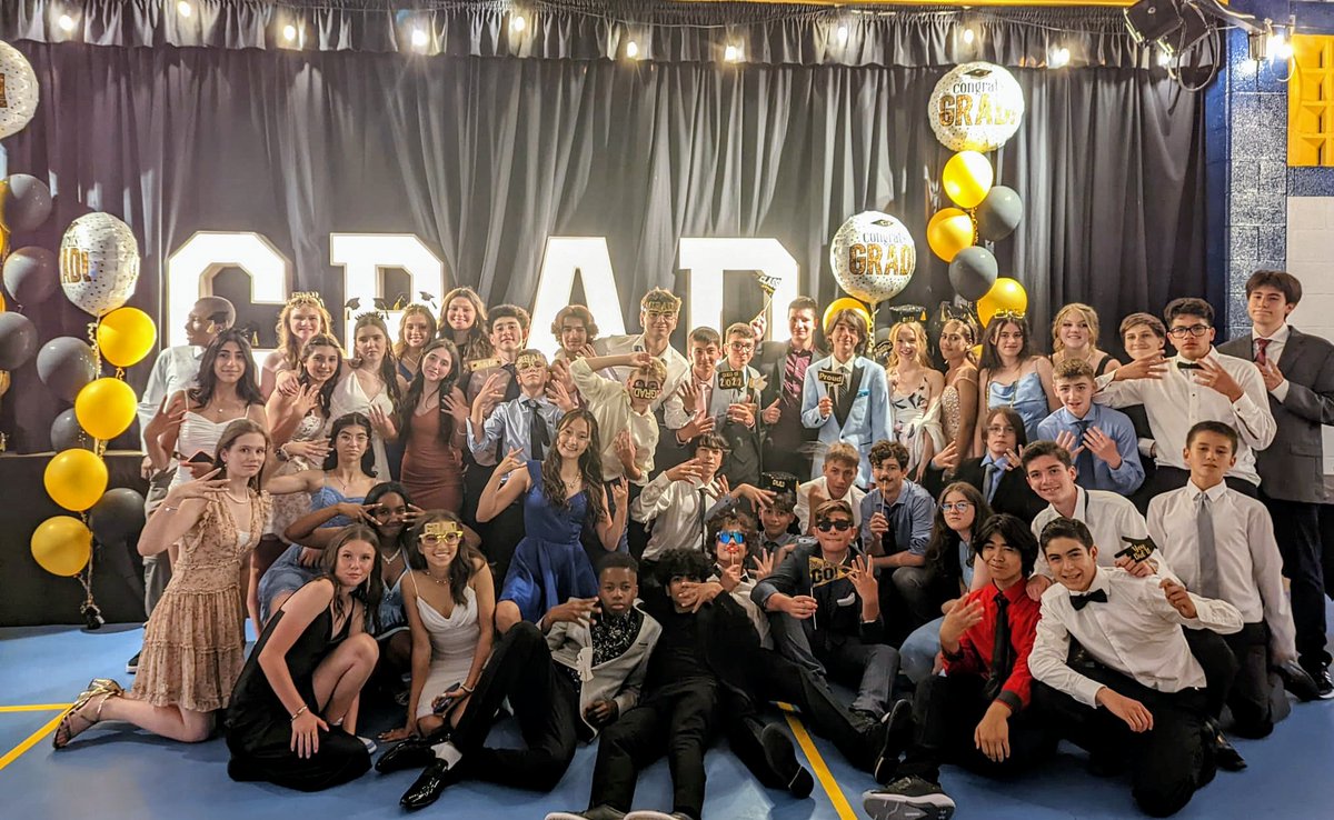 sjoa5's tweet photo. CONGRATULATIONS to this amazing group of grade 8 students on their graduation! 🎓 You have made a huge impact in your many years at SJOA &amp; we wish you all the best of luck as you continue your journeys wherever life may take you! 🎉 @HCDSB @emibakaic https://t.co/hFHhlTyxuN