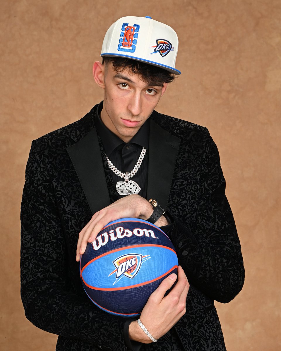okcthunder's tweet photo. photoshoot fresh ✨ https://t.co/b4obsxCkRN