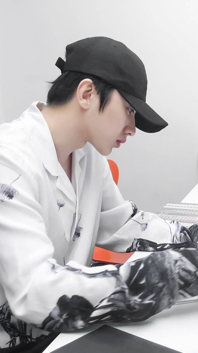 Jaehee54607294's tweet photo. Good morning Kunkun
#CaiXukun https://t.co/xI6u1V1GNT
