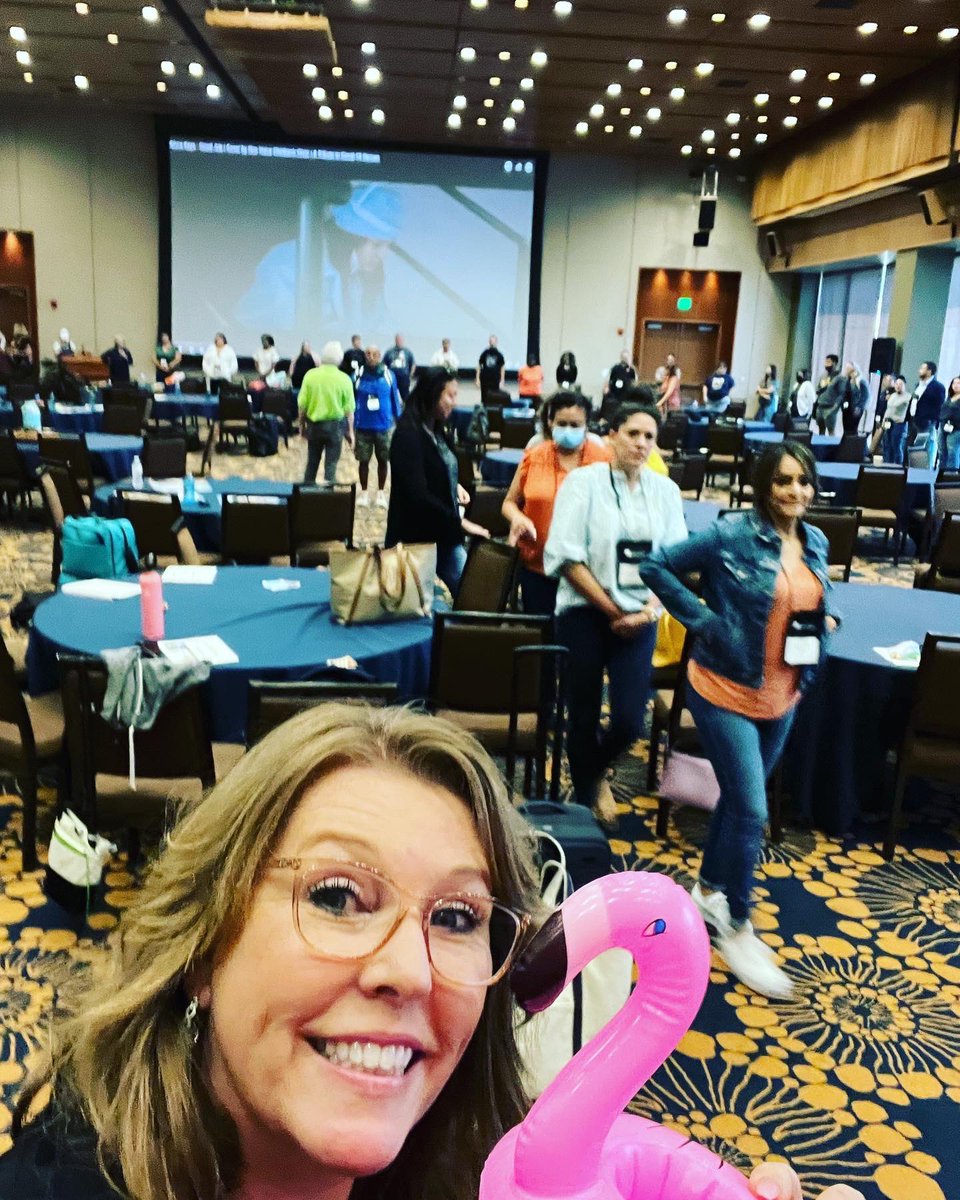 DeckerPUSD's tweet photo. Principal Norwood spent the week coaching new & aspiring #principals from all over California at the #ACSA Summer Institute ๐ฆฉ #flamingofloat #flamingogoinggoinggone #flamazingsummer #deckermakeswaves #proud2bepusd #acsasi2022 https://t.co/mB6o6qAIN3