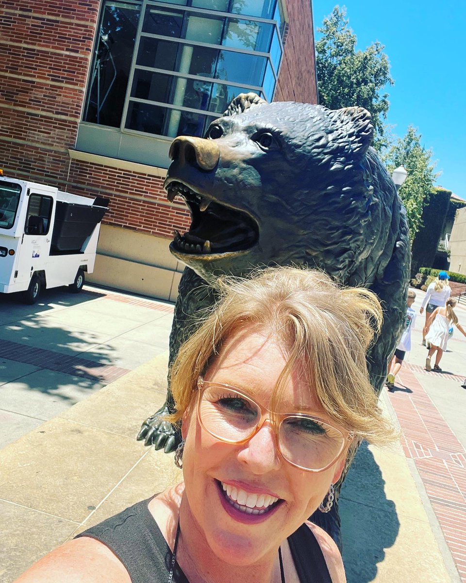 DeckerPUSD's tweet photo. Principal Norwood spent the week coaching new & aspiring #principals from all over California at the #ACSA Summer Institute ๐ฆฉ #flamingofloat #flamingogoinggoinggone #flamazingsummer #deckermakeswaves #proud2bepusd #acsasi2022 https://t.co/mB6o6qAIN3