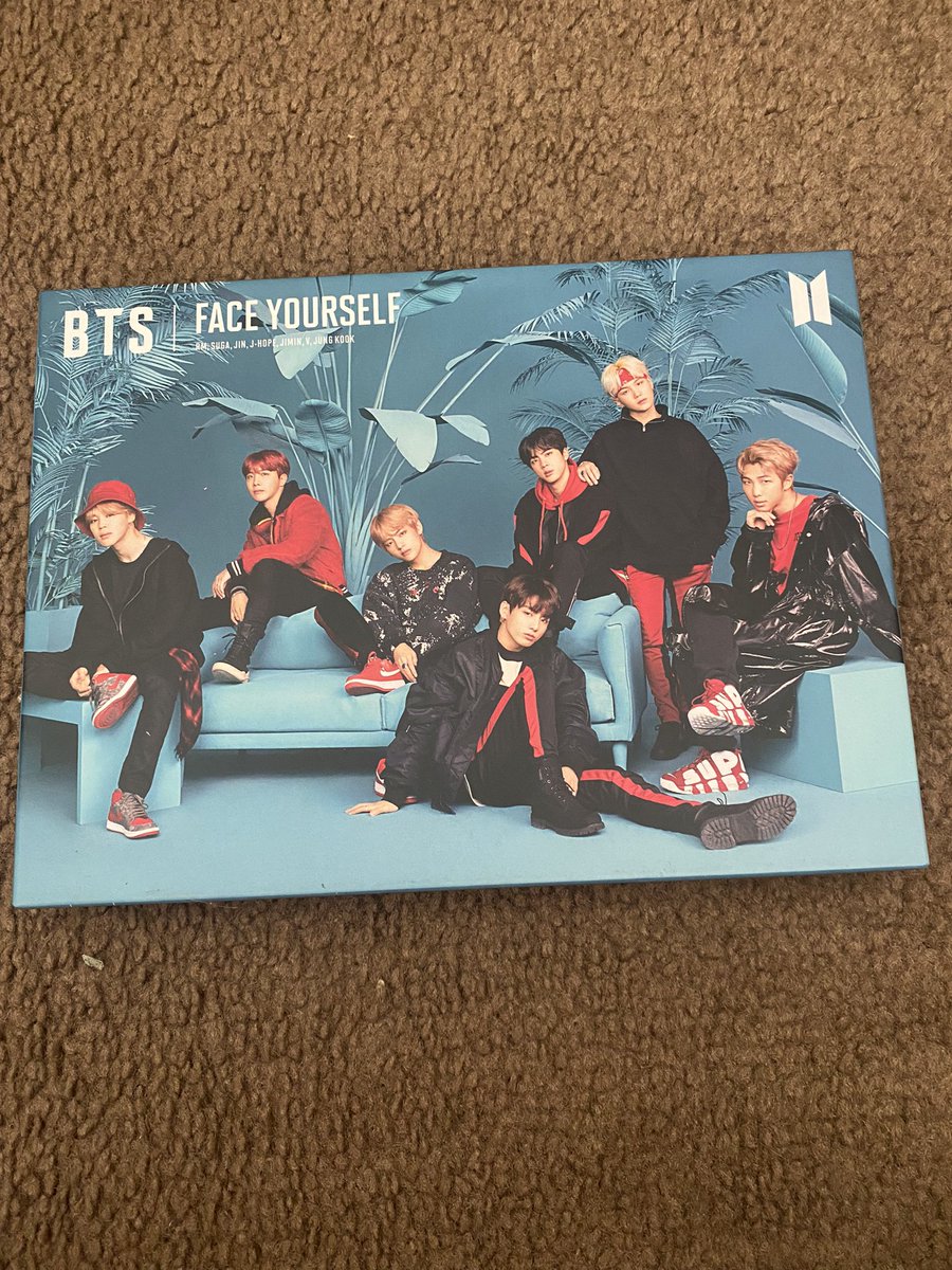 itschesestiK's tweet photo. Selling Kpop albums, some have their photo cards and are in great condition. All CDs are in perfect condition too. Willing to do bundles as well. DM me for prices!! https://t.co/UOF6RUaFNt
