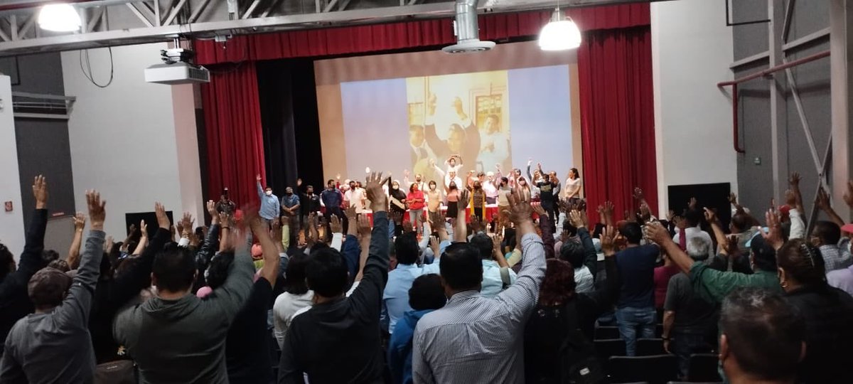 ISNNoticias's tweet photo. 📢| En asamblea realizada por trabajadores del sindicato Luis Cabrera del ayuntamiento de @GobiernoCholula se acuerda la destitución de Maribel Jiménez al frente de este organismo, así lo informó @leobardosoto líder de la @CTMPuebla @Paola_Angon https://t.co/PNNe1wyzXI