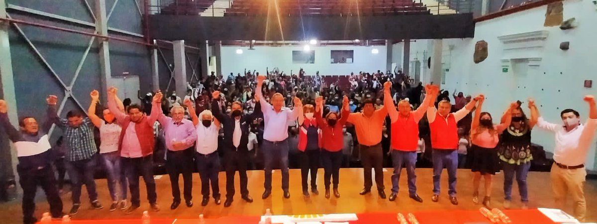 ISNNoticias's tweet photo. 📢| En asamblea realizada por trabajadores del sindicato Luis Cabrera del ayuntamiento de @GobiernoCholula se acuerda la destitución de Maribel Jiménez al frente de este organismo, así lo informó @leobardosoto líder de la @CTMPuebla @Paola_Angon https://t.co/PNNe1wyzXI
