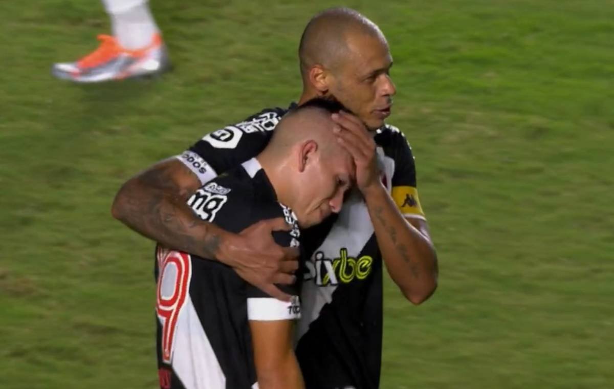 bibliavascaina's tweet photo. EU TE AMO FUTEBOL https://t.co/NmZGJyYWUT