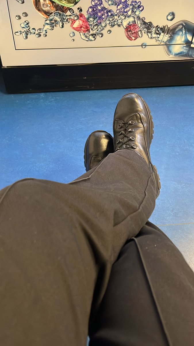 LearnerSpecial's tweet photo. The glamour of Specialing! #legclub https://t.co/QKR8khXn6l