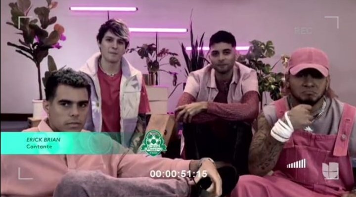 Alejand58356622's tweet photo. CNCO  en entrevista  en el concierto de campeones https://t.co/SUH9Wi2jNh