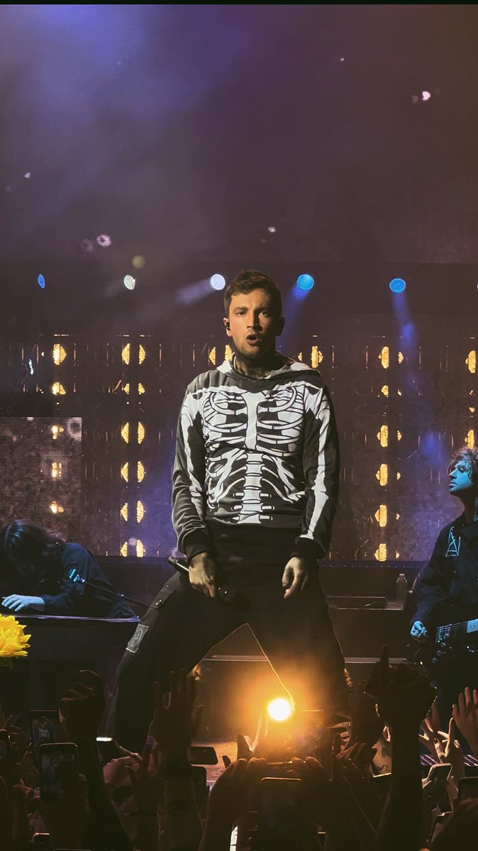 AprilLHolmes's tweet photo. It’s been a while, but I’ve missed my fave duo ❤️ |-/ https://t.co/AFdo8vhwcZ