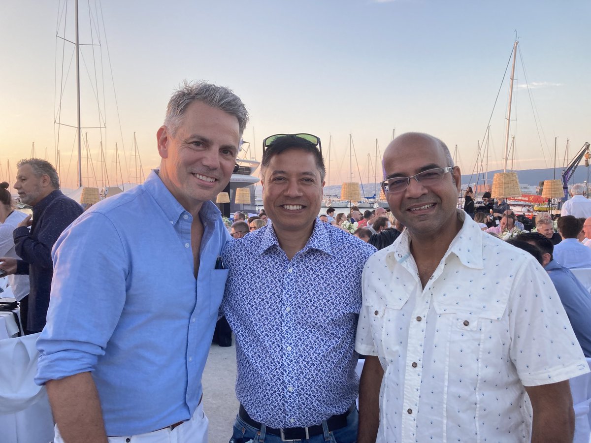 ashwani_doc's tweet photo. Finally able to meet ⁦@jeffgadsden⁩ in person 😊along with ⁦@MadanNarayanan⁩ at #ESRA22 Thanks to ⁦@ESRA_Society⁩ 🙏🙏 https://t.co/GmLE62vPqz