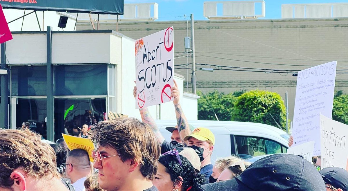 geminisallday's tweet photo. Attended a protest in #Louisville today. I’m worried about the future for my own teen daughters as well as all the black/brown women this will negatively affect. We have no paid maternity leave, no funding for school lunches… that’s not being pro-life. #fakers #controllingwomen https://t.co/DV3xPsp61H