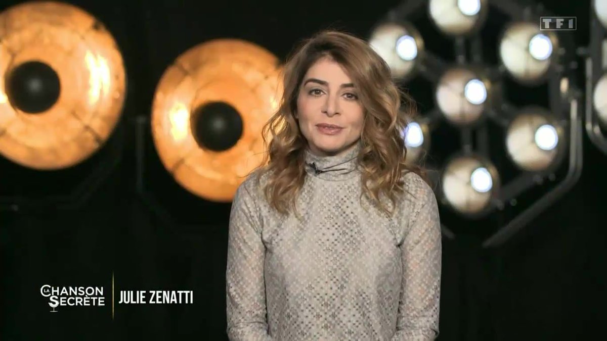 JulieZbyDE's tweet photo. #Lesamis Vous voulez (re)voir les jolis moments de notre belle @juliezenattioff dans #LachansonSecrete ? Sa surprise à @eric_antoine et son live de #RefaireDanserLesFleurs sont disponibles en #Replay à ce lien ♥ -> https://t.co/EcfNqfxCES

Bon kiff à tous ! #JulieZenatti #live https://t.co/D7Rf1NpFdF