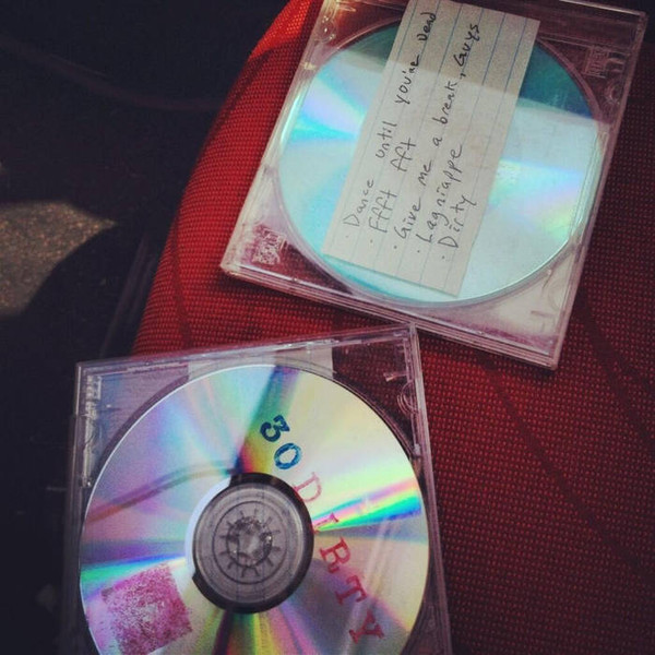 4DaPeopleMusic's tweet image. #NowPlaying 30-ENLATADO ESPECIAL DE JUANECO Y SU COMBO #arbase - Listen &amp;lt; bit.ly/listenMKLab &amp;gt; #edm #music #musica #BlackettMusic #techno #MuseBoost #rtArtBoost #synthfam #wfmRT #rtitbot 
 Buy song links.autopo.st/6ji4