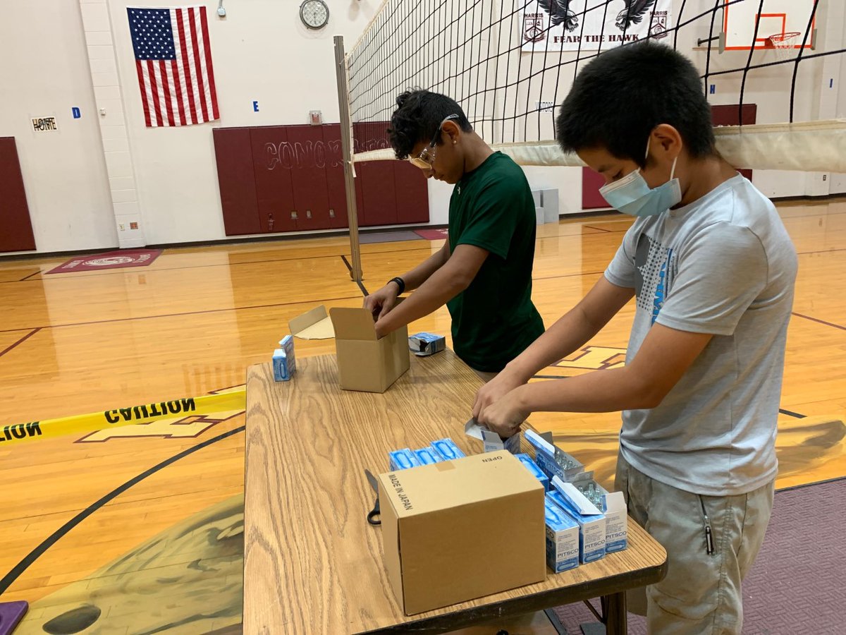 SAISDCTE's tweet photo. It was wheely exciting seeing SMART Campers complete the CO2 challenge today! Here's a glimpse into some prep &amp; racing! 🏎🏁 @SAISD #STEM #PBL #CO2Car @TafollaToros @harrishawksib @SAISDLowell https://t.co/lkk98jxElG