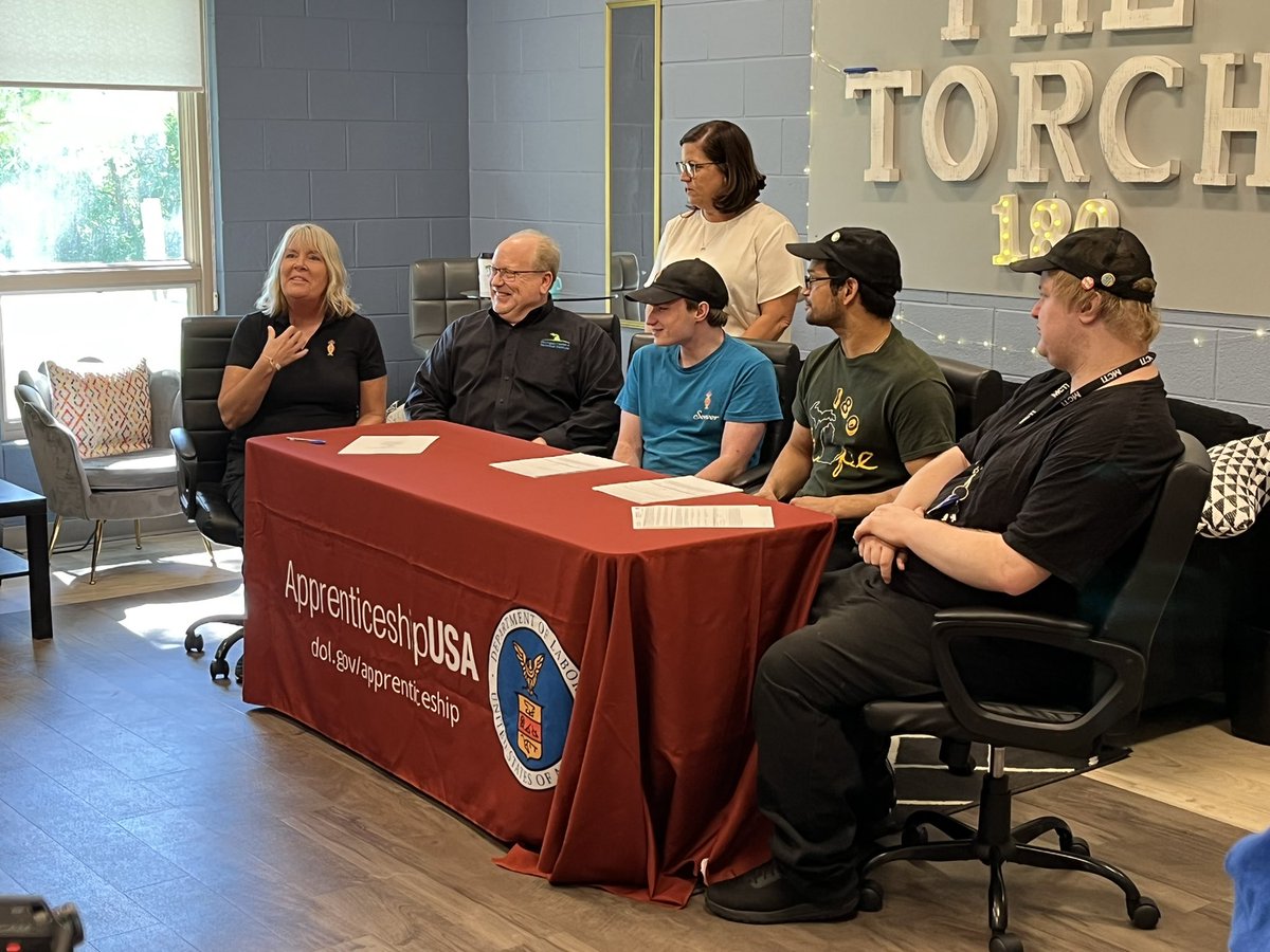 TheMobileTorch's tweet photo. Thursday was AMAZING! We made history again when our three apprentices signed their paperwork and officially joined the FIRST culinary apprenticeship! https://t.co/iCbZX7FHjo