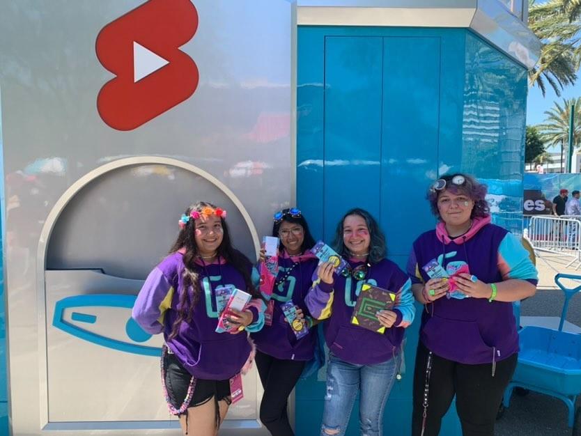 munchkinme2's tweet photo. #karlsquad #vidcon22 https://t.co/7AugHKbIY7
