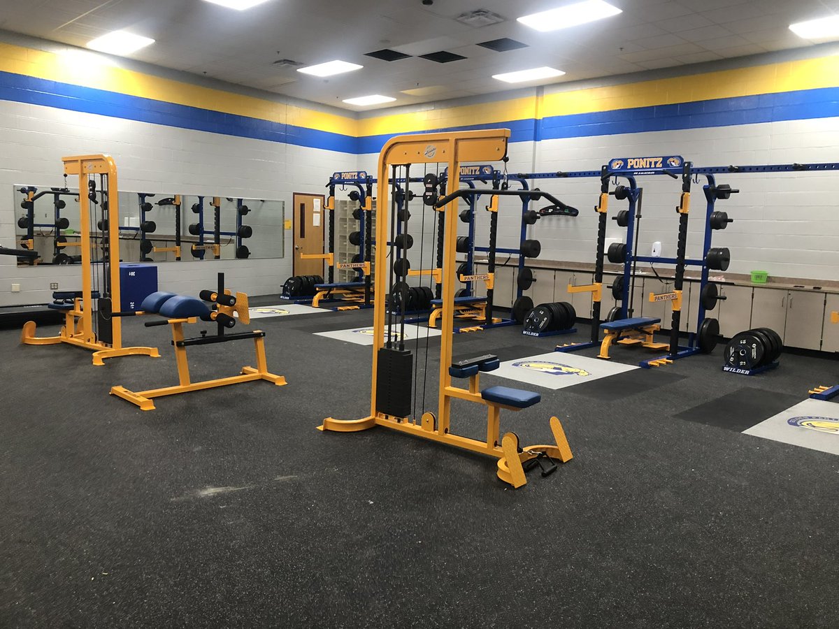 PonitzFootball's tweet photo. Weight room is complete! This is huge for our program! Going to get some good work in as we prepare for the season! 

@DPS_Athletics @DaytonSchools https://t.co/WfNtiLoapu