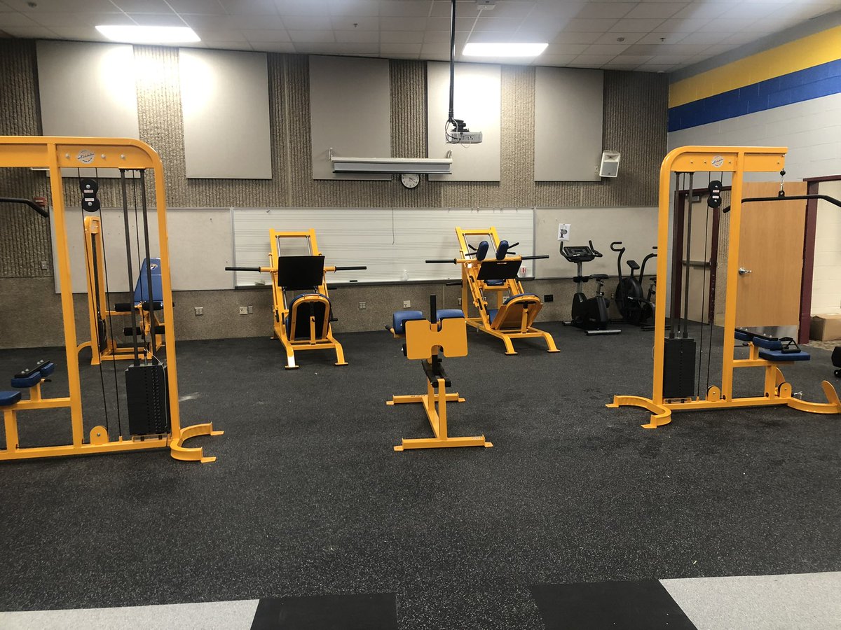 PonitzFootball's tweet photo. Weight room is complete! This is huge for our program! Going to get some good work in as we prepare for the season! 

@DPS_Athletics @DaytonSchools https://t.co/xxiHv0vHLu