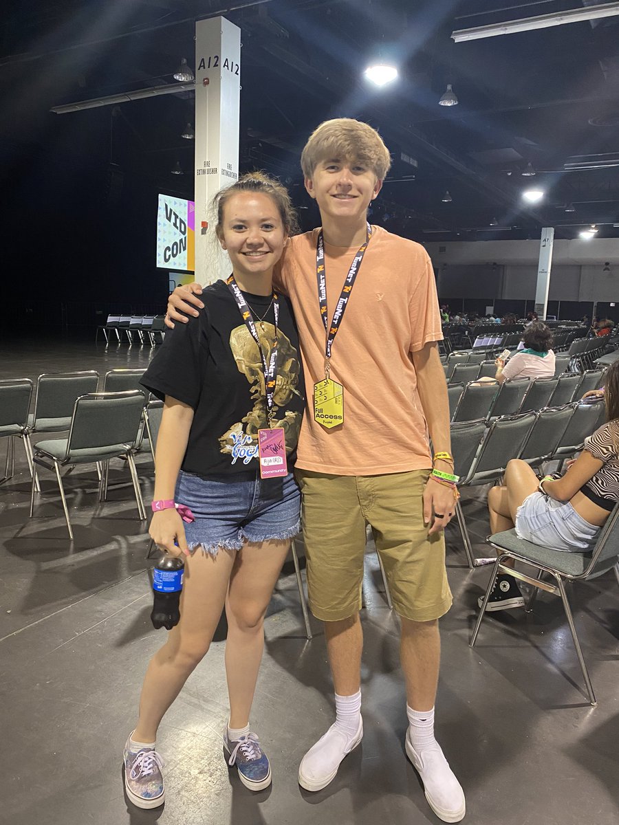 it was so cool to meet <a href="/burpled/">Purpled</a> !!! very polite— very tall! #VidCon