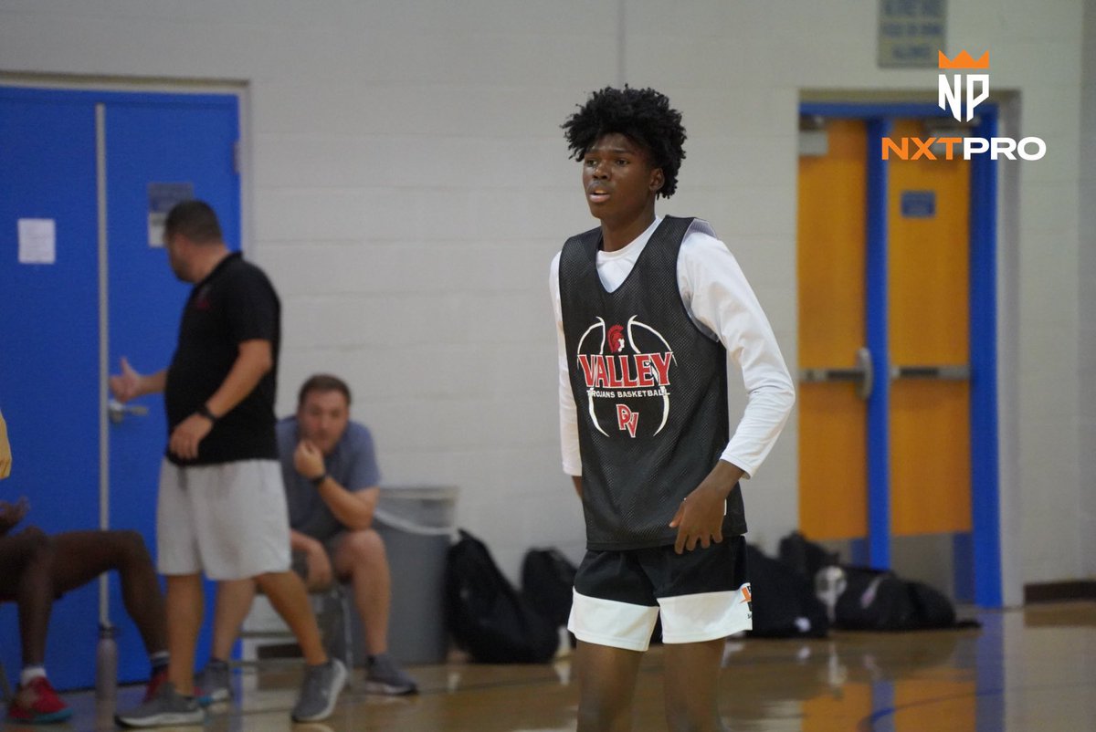 NXTPROWEST's tweet photo. 2023 Kolin Vance and 2024 Noah Sowunmi form an intriguing big-wing duo for @PVTrojansHoops heading into next year. 

Both have ability to handle it on the perimeter, are gifted athletes and impactful on both ends of the floor. 

@kjsotuff | @noah_sowunmi https://t.co/DBzQ5qck4Z