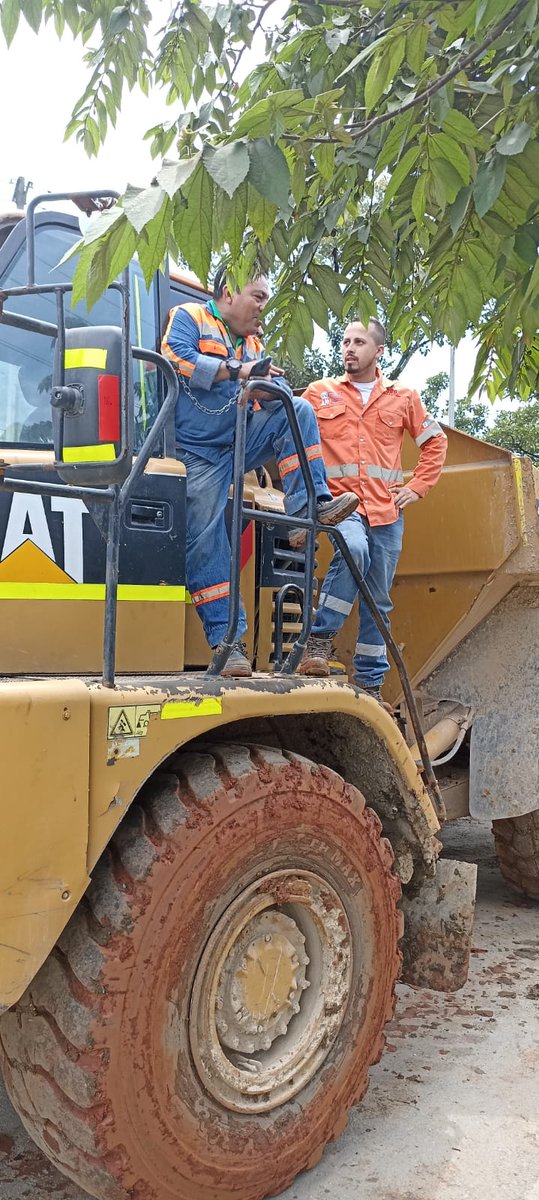 AVA_antioquia's tweet photo. @Teleantioquia @RodolfoCorreaV No tenemos vías , están en un pésimo estado , culpan al invierno falta un plan logístico integral para mejorar todo tipo de vías veredales y departamentales , pésima gestión de @GobAntioquia sres @PGN_COL sin veedurias constantes nunca vamos a avanzar .
Duele la patria !!! https://t.co/D6iL06ZaW1