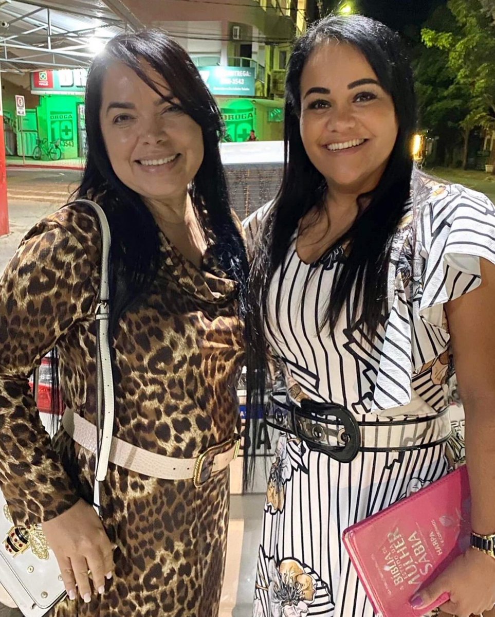 Com a cantora <a href="/ElianeSilva1/">Eliane Silva</a> 🔥Benção pura!