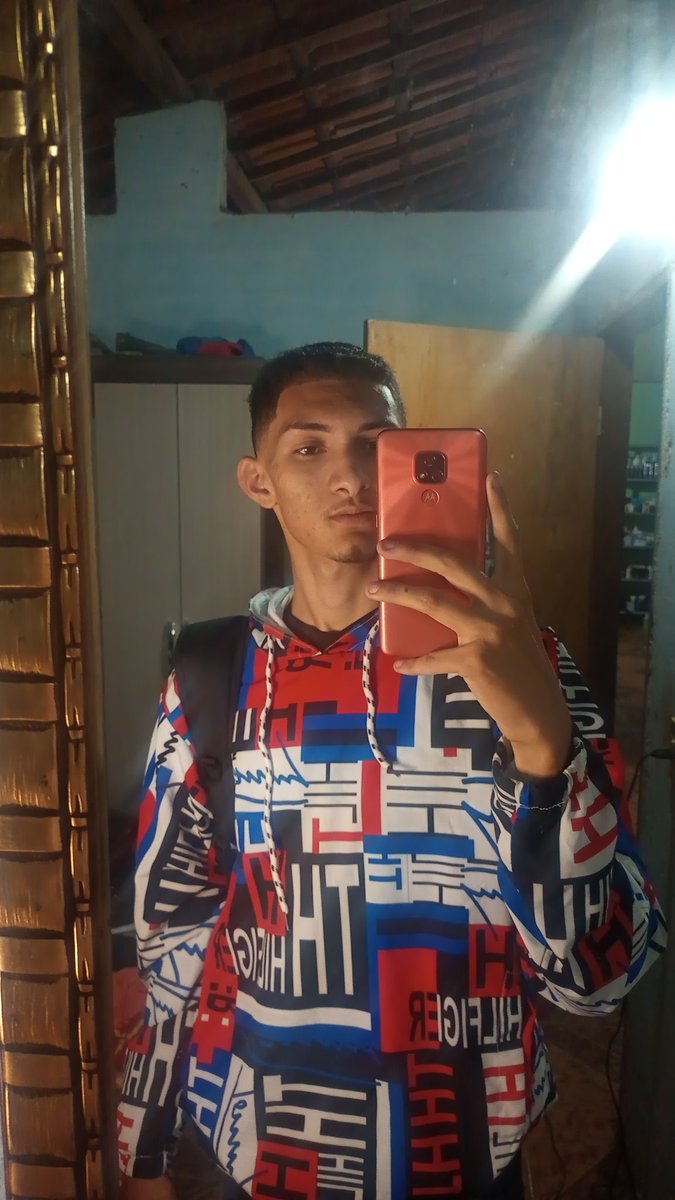 Jvzin71's tweet photo. Me sentindo lindo https://t.co/xFcpSj0ojg