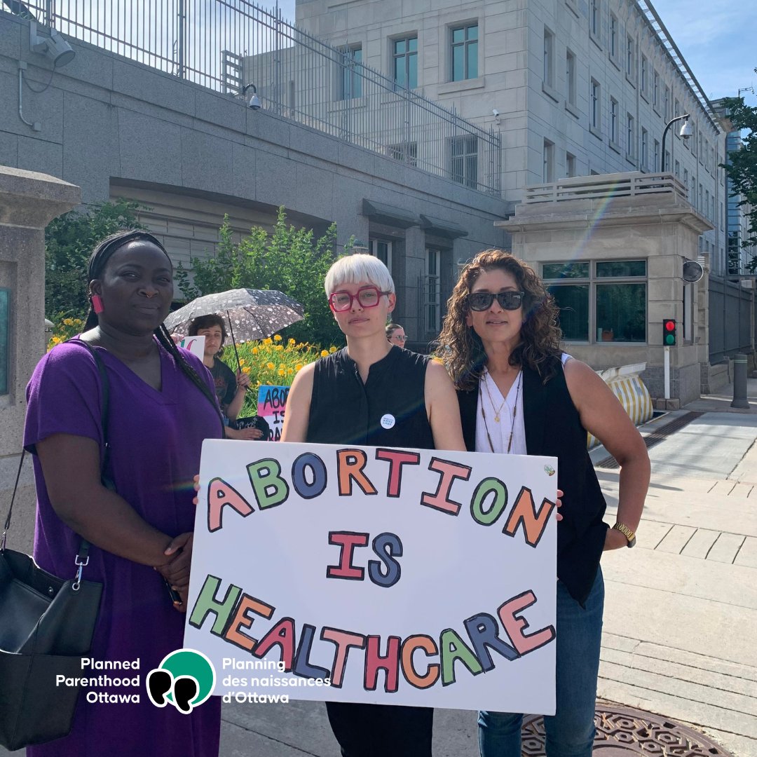PPOttawa's tweet photo. Outside the U.S Embassy standing in rage, grief, and solidarity following the SCOTUS news this morning. Thank you to our friends @DefendChoiceOtt and @CCGSD_CCDGS and all of you for helping this come together. Our hearts are full and ready to keep fighting. https://t.co/UuzAUUTV3y