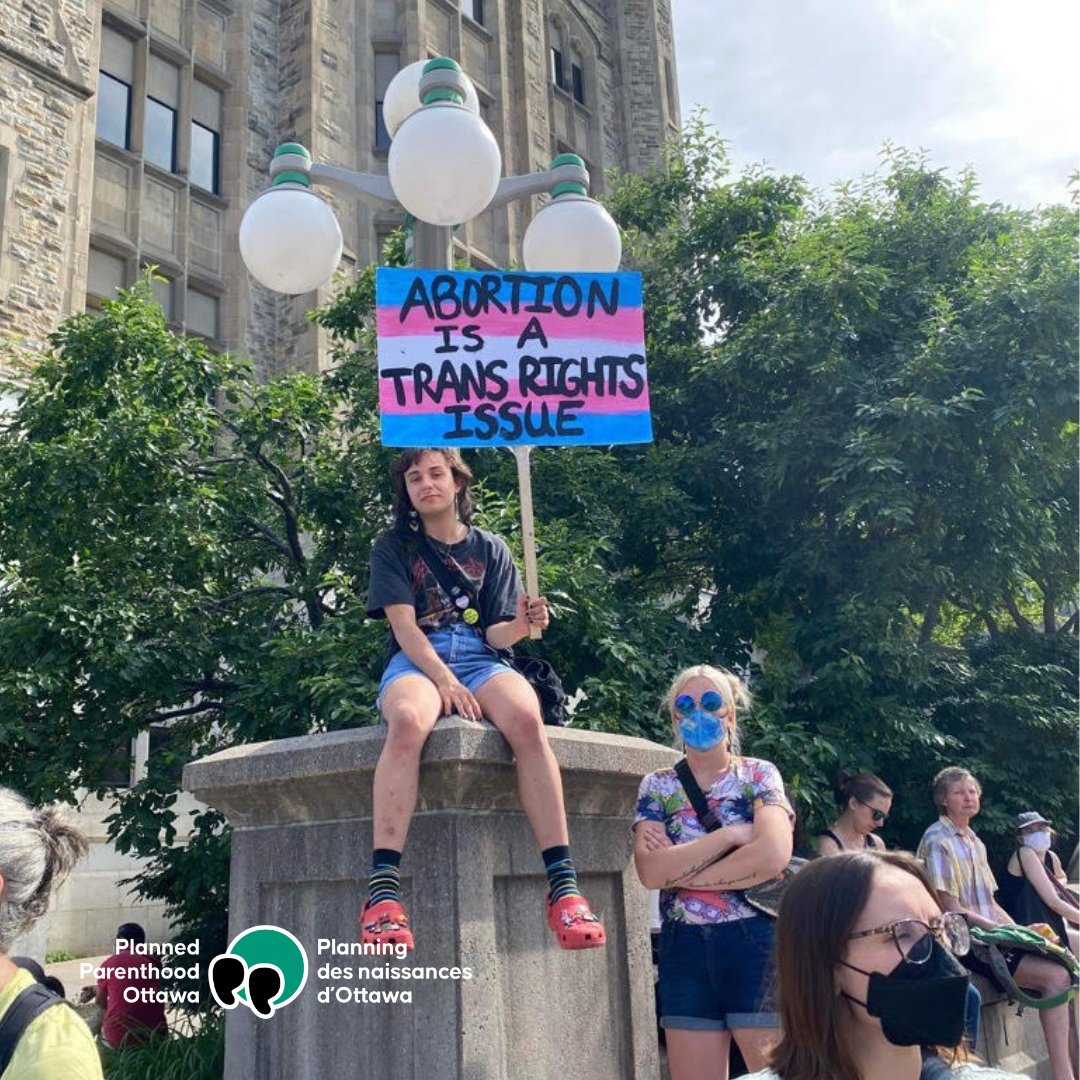 PPOttawa's tweet photo. Outside the U.S Embassy standing in rage, grief, and solidarity following the SCOTUS news this morning. Thank you to our friends @DefendChoiceOtt and @CCGSD_CCDGS and all of you for helping this come together. Our hearts are full and ready to keep fighting. https://t.co/UuzAUUTV3y