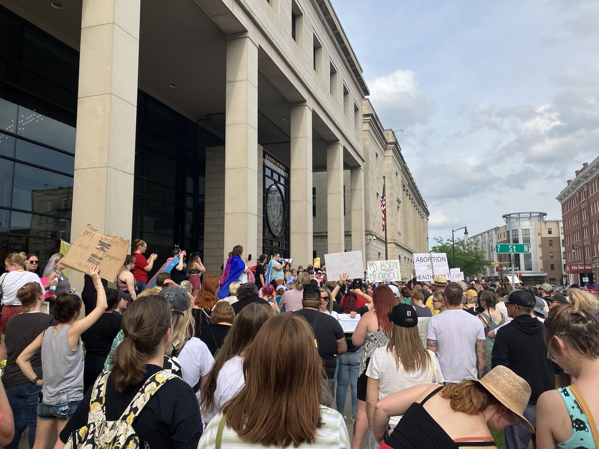 MSmith701's tweet photo. Marching for abortion rights in Fargo, ND. #AbortionRightsAreHumanRights #AbortionIsHealthcare https://t.co/ZSTMYyli19