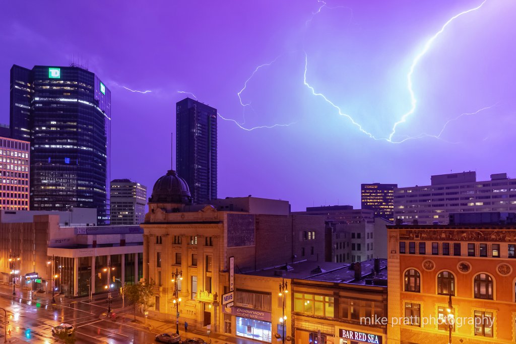 MikePrattPhotos's tweet photo. Stayed up for the pretty decent lightning over downtown last night. Happier with the results this time around than my previous attempt last year. #Winnipeg #mbstorm https://t.co/OroulAfcu8