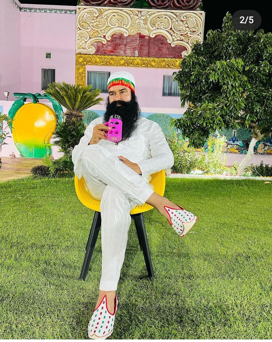 Diksha_Insan1's tweet photo. बरसाई हम सब पर रहमत😍 दर्श दिदार से..
🙏❤️
#Satgur @Gurmeetramrahim❤️
#Thank_u_for_that https://t.co/NH8pXtmXwi