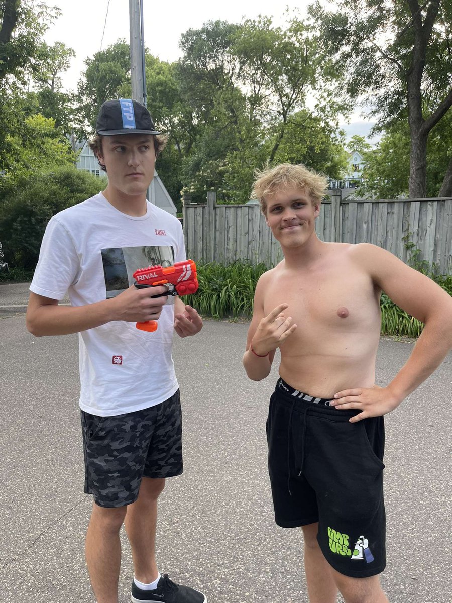 ShootersPablos's tweet photo. sean from pablos shooters drops josh patch from stoney shootas to walk into next week... #B2FB #packwatch @mtkanerfwars https://t.co/H5FAvdyuNY