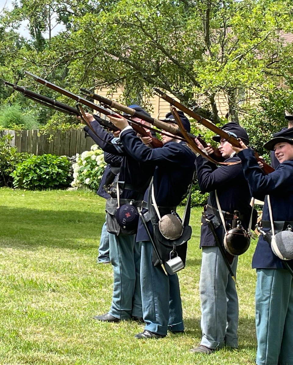 2ndrivcob's tweet photo. Join us this weekend at the Smith Appleby House in Smithfield Rhode Island! #rihistory #rhodeisland #smithfield #smithfieldri #2riv #cob #americancivilwar #civilwarhistory #newengland #union https://t.co/UXtwvMlDlA