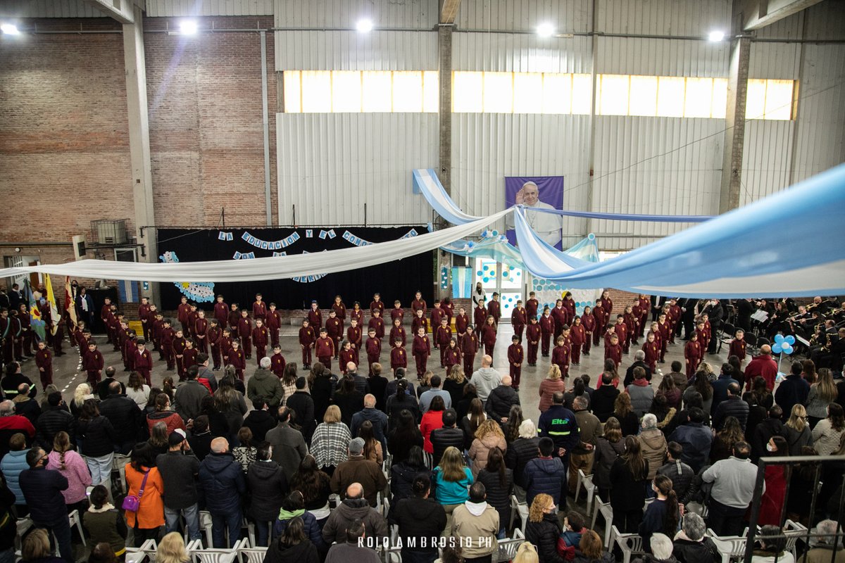 ColegioSTA's tweet photo. P R O M E S A
Los niños de cuarto año hicieron esta semana la promesa a la enseña patria y eso nos llena de orgullo. https://t.co/RWkWVVpk9K