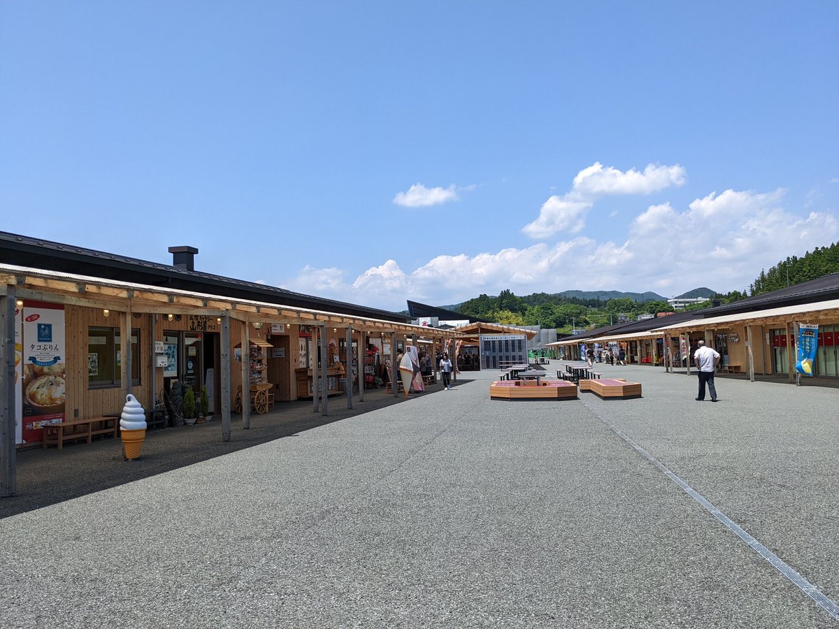 sendai_hige2nd's tweet photo. 先日の南三陸さんさん商店街。 https://t.co/Rug0nkC3Vs