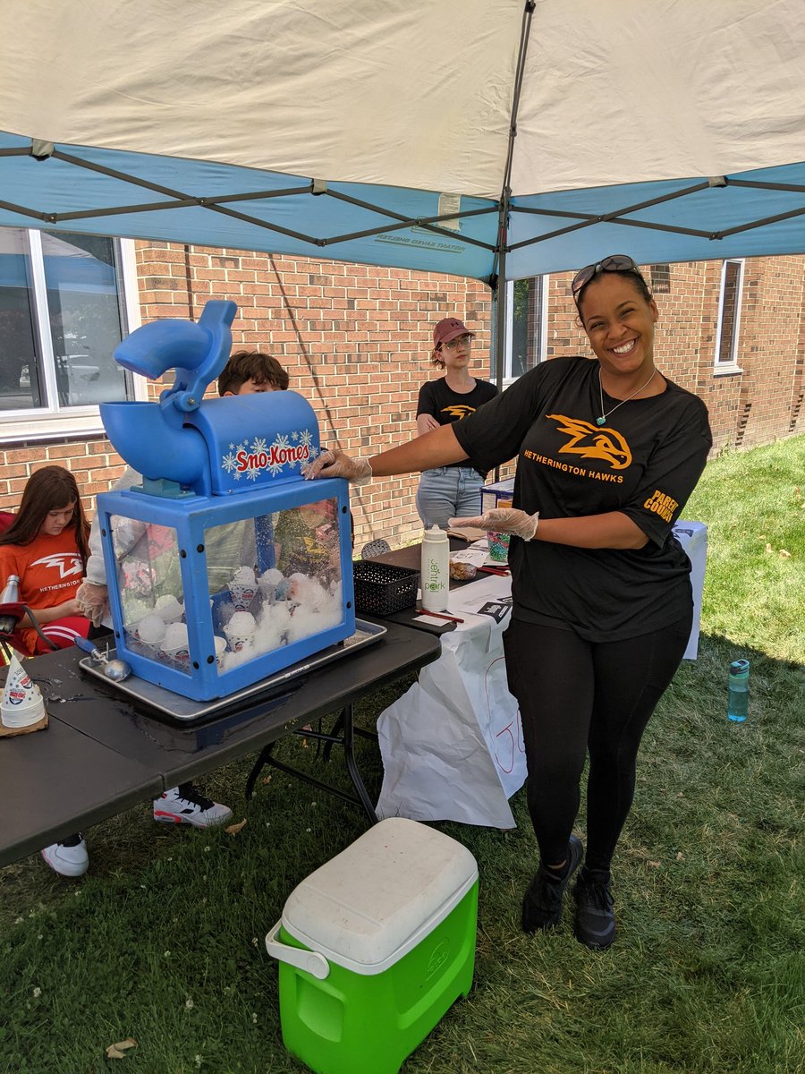 HETHERINGTON_PC's tweet photo. We hope everyone had fun at the snow cone station! 🍧❄️ Congratulations to our winners of the guessing game. @HetheringtonPS is a cool place to be! https://t.co/nvR75oiR43