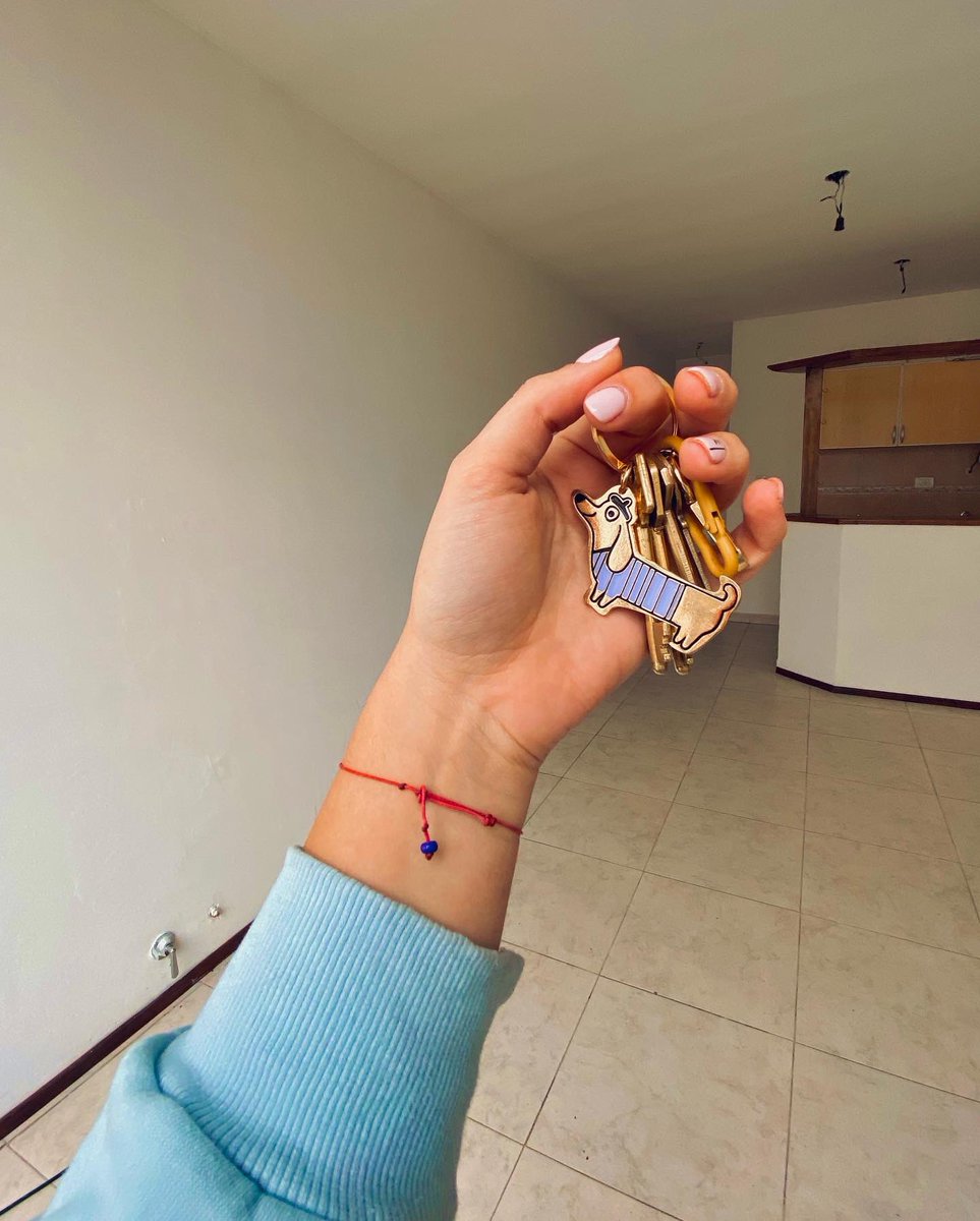 FlorMarucci's tweet photo. LO LOGRÉ! Y antes de lo que esperaba 🏠❤️🔑 no puedo más de la alegría. https://t.co/QFdjahecAO
