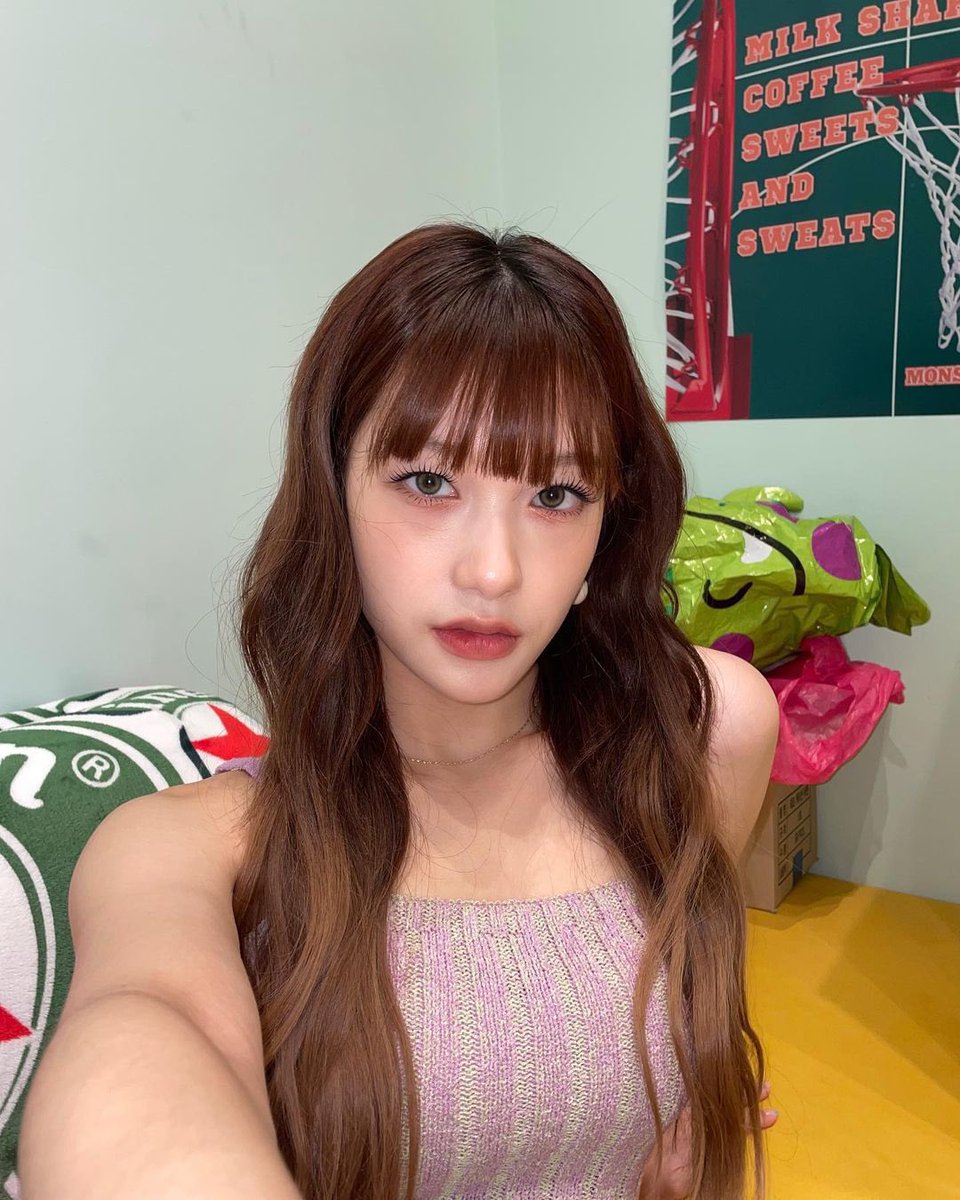 HappySeoyeonTH's tweet photo. #ซอยอนสตาแกรม

🐼 : เซลก้า 👀

#fromis_9  #프로미스나인 #이서연 #LeeSeoyeon https://t.co/6U3xS7RPz3