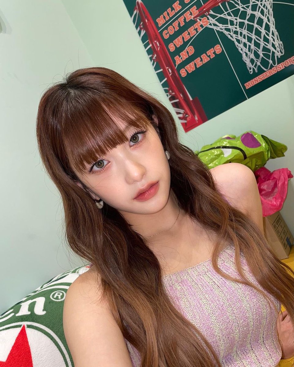 HappySeoyeonTH's tweet photo. #ซอยอนสตาแกรม

🐼 : เซลก้า 👀

#fromis_9  #프로미스나인 #이서연 #LeeSeoyeon https://t.co/6U3xS7RPz3