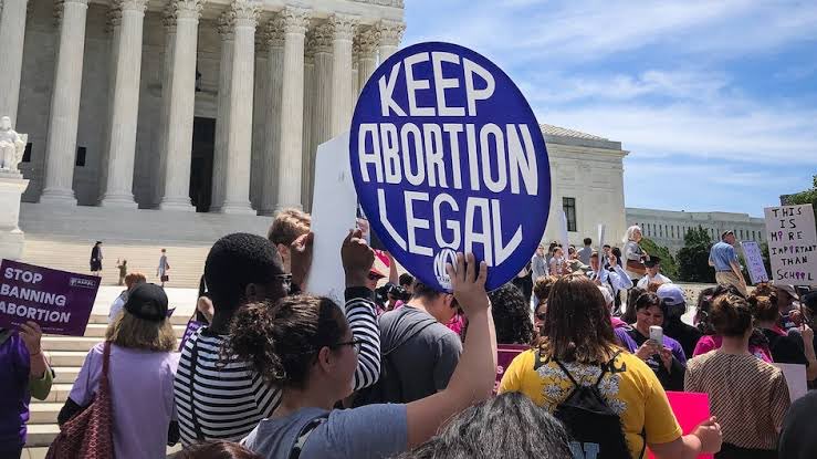 MamaDaktari's tweet photo. I have seen too many girls/women dying of botched abortions, mostly vulnerable women whose rights are violated. Wealthy women always find their way to safe abortion labelled ‘miscarriage’. Sexuality education, access to FP and safe abortion reduce unwanted pregnacies and deaths. https://t.co/3jqMHM3emx