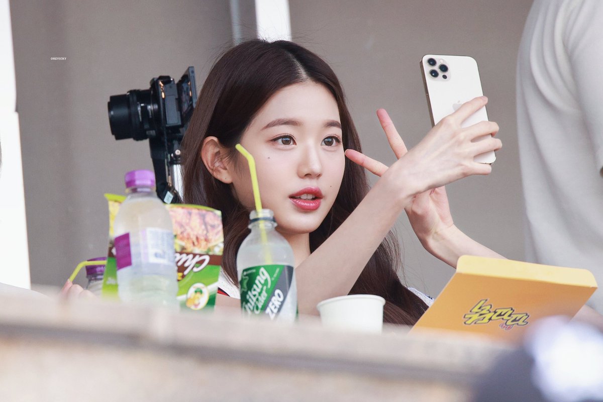 OneVicky0831's tweet photo. #IVE #아이브 #장원영 #원영
#ウォニョン #WONYOUNG 

220619💕 https://t.co/Nq36MNb7fD
