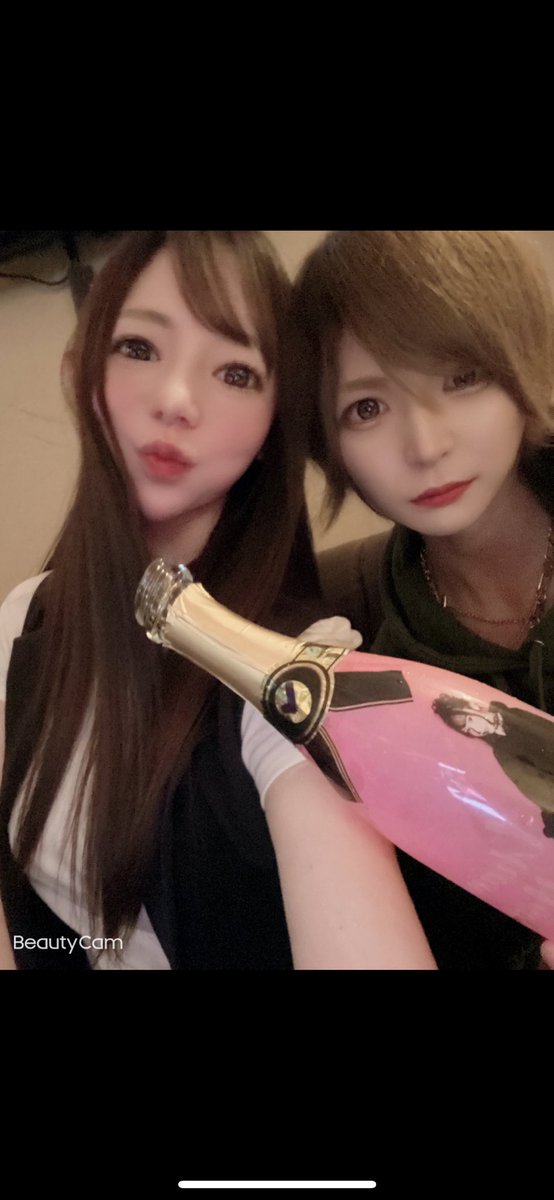 ayuminminminnie's tweet photo. CANDY啓吾代表今年初なのに急に来てお祝いしてくれて、さすがの一言😂
ルミナスあやと、うんキミは私に迷惑かけてるからな！ありがとう😂
LSPじゅんタイミング的に最高でしたわこれからもよろしく🙏
LSP顔面国宝薫！いつまでも顔面国宝と歌うまでいてほしい☺️

#あやと #じゅんじゅん #薫 https://t.co/6kBnQDTRIq