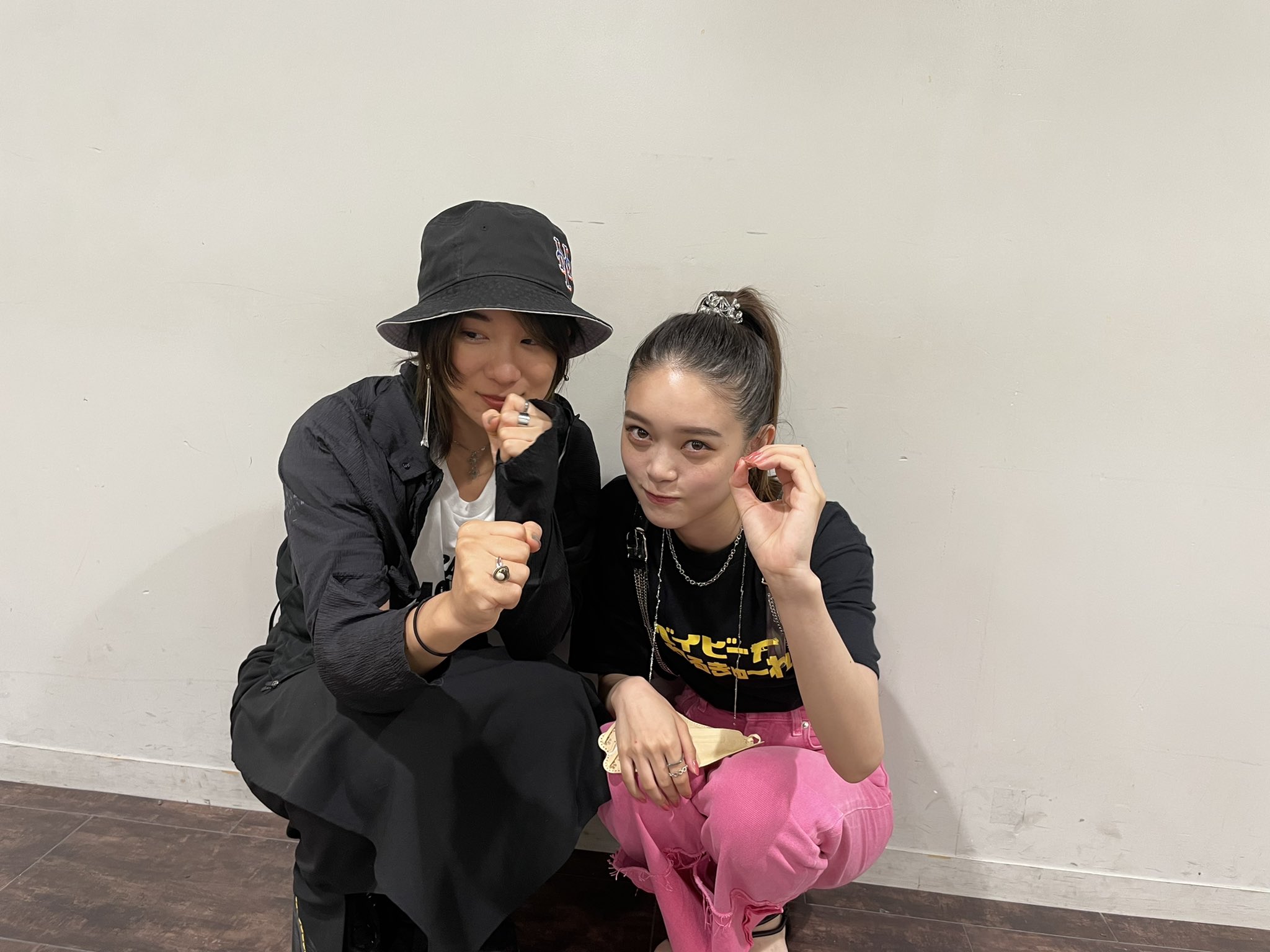 ベイビーわるきゅーれ フォトグラフ Tシャツ 黒 Lサイズ 髙石あかり 伊澤彩織 ベイビーわるきゅーれ フォトグラフ Tシャツ 黒 Lサイズ 髙石